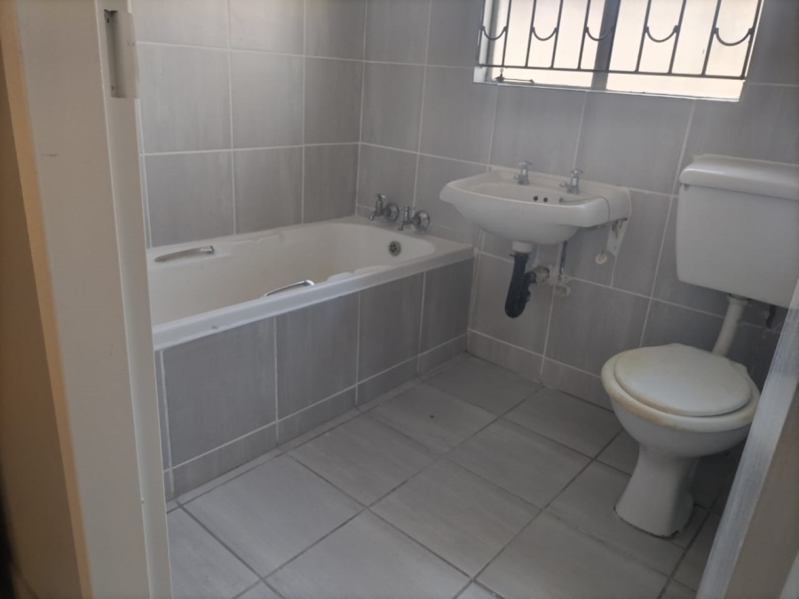 2 Bedroom Property for Sale in Tlhabane West North West